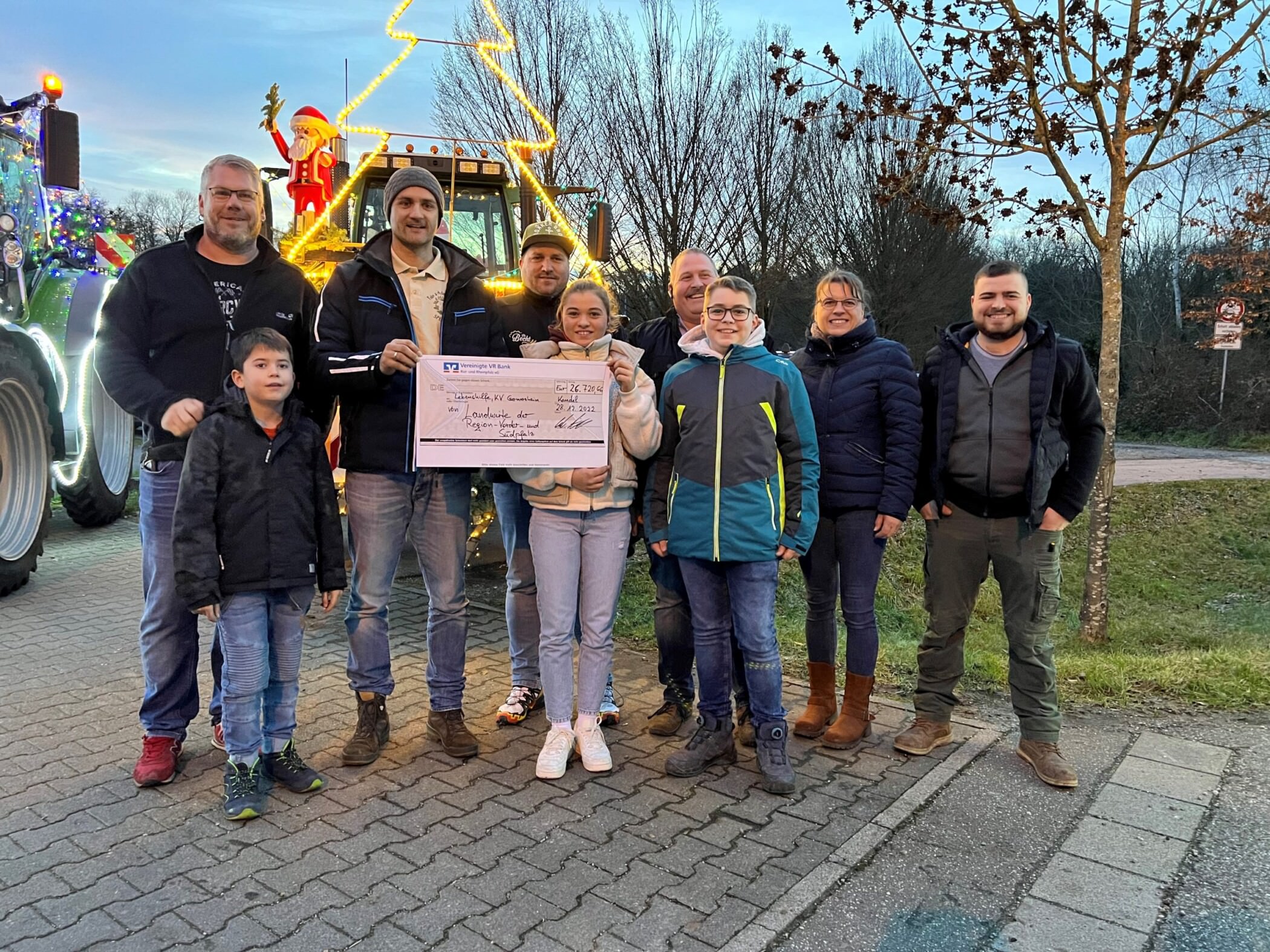 Mehr als ein Funken Hoffnung – Rekord-Spende für die Lebenshilfe Germersheim bei der diesjährigen Traktoren-Tour 2
